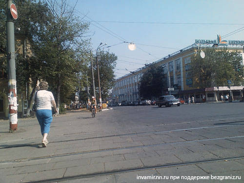 улица Бекетова Нижний Новгород - безбарьерная среда трамвайные и ж/д переезды